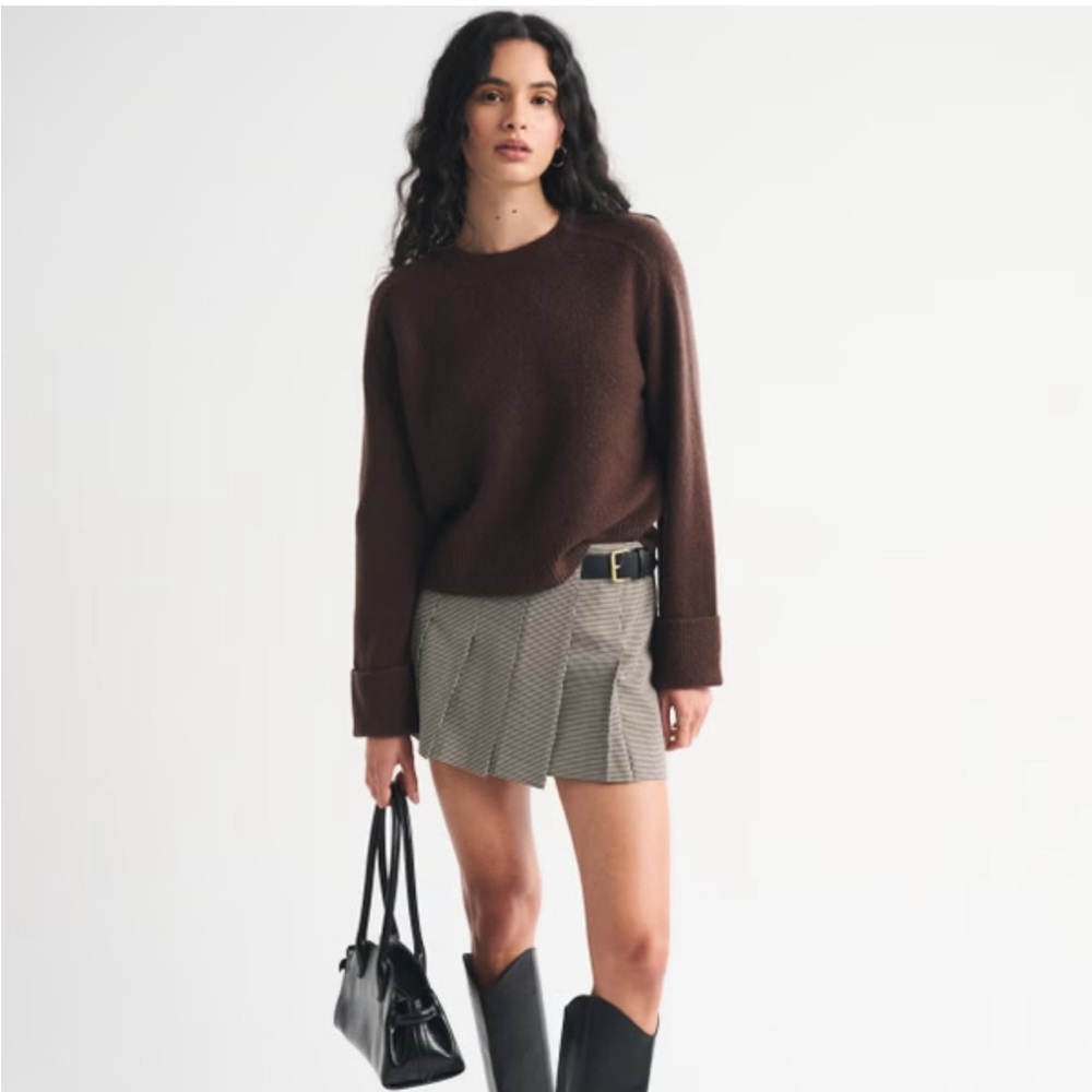 Abercrombie & Fitch XS Dark Brown Crewneck Sweater Cozy Preppy Knit
